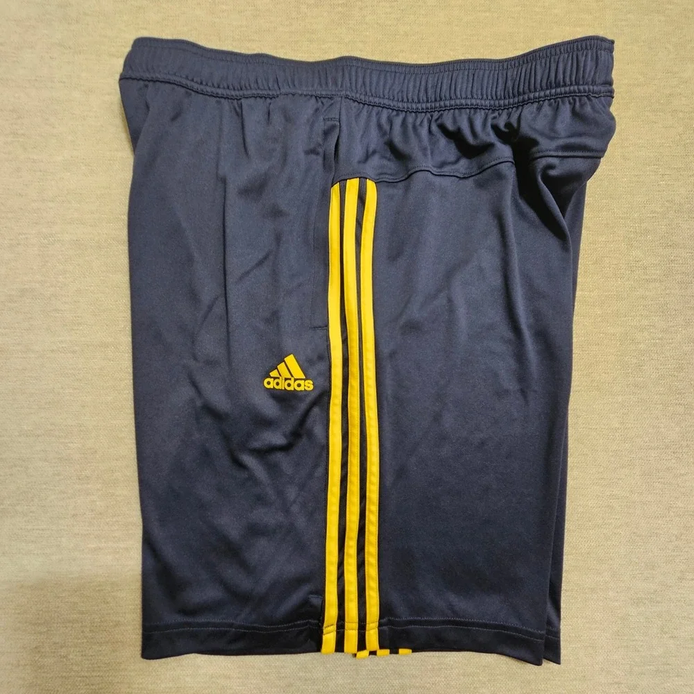 Adidas Athletic Shorts Mens XL Navy Blue Yellow Striped Activewear Pockets
